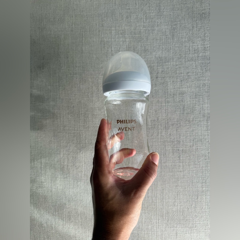 Philips Avent Glass Natural Baby Bottles w/ Natural Response Nipple, 8oz - VGUC - Picture 2 of 10